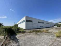 Foto Magazzino in vendita a Pieve Porto Morone