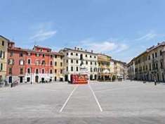 Foto Magazzino in vendita a Sarzana