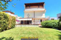 Foto Magnifica villa con terrazza e giardino in vendita a Bisceglie