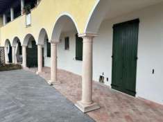 Foto Manerba del Garda ? Elegante Appartamento in Residence Esclusivo con Piscina