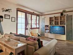 Foto MARINA DI MASSA, vicino al mare e a tutti i servizi, vendesi porzione di bifamiliare composta da ampio soggiorno, cucina, bagno, ampi terrazzi e giard