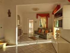 Foto MASSA, in zona collinare e vicino al confine con Carrara, villetta di recente costruzione con meravigliosa vista panoramica: ingresso, sala, cucina, b