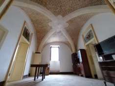 Foto MELILLI-CENTRO STORICO:PALAZZO STORICO DI FINE 800 CON AFFRESCHI