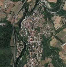 Foto MERCATO SARACENO (IS27): complesso immobiliare composto da locale commerciale e appartamento con garage.