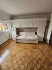 Foto Milano ottimo monolocale via  Capecelatro tro 53- A - stupendo palazzo - piano lato ristrutturato ammobiliato  perfetto - libero subito euro 140000 -