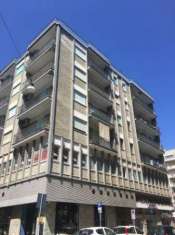 Foto Monopoli centralissimo via Bixio ang. via Umberto ampio appartamento piano alto