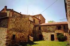 Foto Monteleone d'Orvieto - Antica e imponente dimora storica con chiesa privata e 5 ha di terreno in vendita