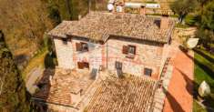 Foto Monteleone d'Orvieto - Casale in pietra con piscina in vendita