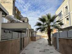 Foto NAPOLI, appartamento NUOVO su 2 livelli + spazi esterni