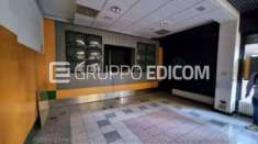 Foto Negozi, botteghe di 474 mq  in vendita a Legnano - Rif. 4500276