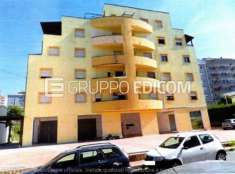 Foto Negozi, botteghe di 58 mq  in vendita a Cosenza - Rif. 4507449