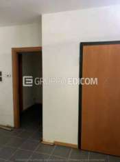 Foto Negozi, botteghe in vendita a Giussano - Rif. 3535559