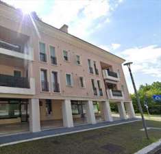 Foto Negozio in Vendita, 1 Locale, 107 mq, Rubano