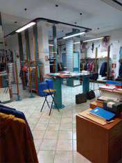 Foto Negozio in Vendita, 1 Locale, 150 mq, Spoleto