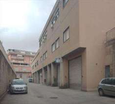 Foto Negozio in Vendita, 1 Locale, 151 mq, Caltanissetta