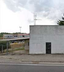 Foto Negozio in Vendita, 1 Locale, 221 mq, Ostra