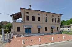 Foto Negozio in Vendita, 1 Locale, 222 mq, Besenzone