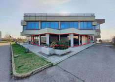 Foto Negozio in Vendita, 1 Locale, 270 mq, Curno