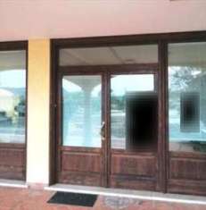 Foto Negozio in Vendita, 1 Locale, 60 mq, Manerba del Garda
