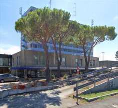 Foto Negozio in Vendita, 1 Locale, 621 mq, Ravenna