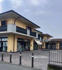 Foto Negozio in Vendita, 1 Locale, 64 mq, Bolgare