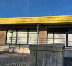 Foto Negozio in Vendita, 1 Locale, 73 mq, Urbino