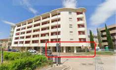 Foto Negozio in Vendita, 1 Locale, 86 mq, Bastia Umbra