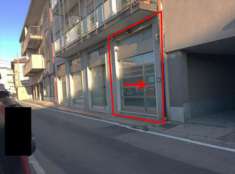 Foto Negozio in Vendita, 2 Locali, 162 mq, Mariano Comense
