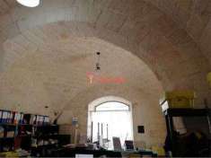 Foto Negozio in Vendita, 2 Locali, 80 mq, Trani (Centro)