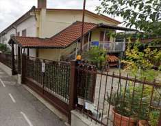 Foto Negozio in Vendita, pi di 6 Locali, 557 mq, Casorate Primo