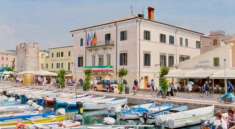 Foto Negozio in Vendita a Bardolino Bardolino