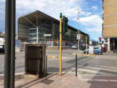 Foto Negozio in vendita a Bari - 5 locali 480mq