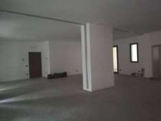 Foto Negozio in vendita a Bergamo - 1 locale 239mq
