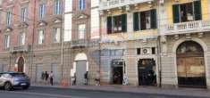 Foto Negozio in vendita a Cagliari - 9 locali 410mq