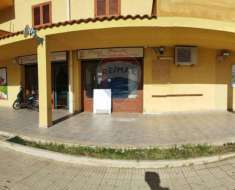 Foto Negozio in vendita a Carini - 2 locali 69mq