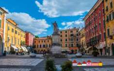 Foto Negozio in vendita a Carrara 70 mq  Rif: 1317392