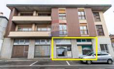 Foto Negozio in vendita a Cerro Maggiore - 1 locale 63mq