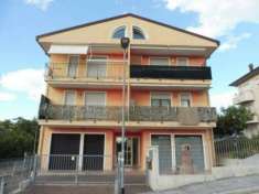 Foto Negozio in vendita a Coriano - 5 locali 78mq