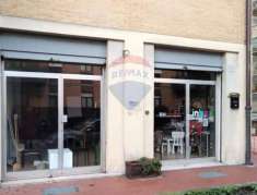 Foto Negozio in vendita a Foligno - 3 locali 80mq