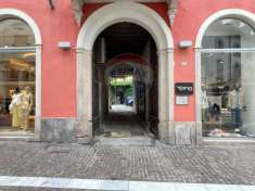 Foto Negozio in vendita a Gallarate - 1 locale 300mq