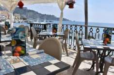Foto Negozio in vendita a Giardini Naxos - 3 locali 95mq