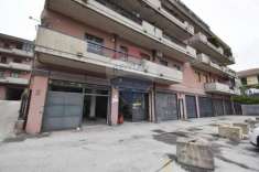 Foto Negozio in vendita a Gravina Di Catania - 2 locali 151mq