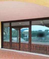 Foto Negozio in Vendita a Manerba del Garda