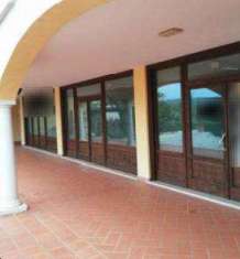Foto Negozio in Vendita a Manerba del Garda