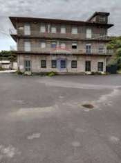 Foto Negozio in vendita a Motta Sant'Anastasia - 15 locali 1860mq