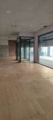 Foto Negozio in Vendita a Parabiago Parabiago - Centro