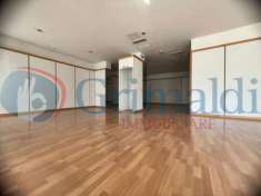 Foto Negozio in vendita a Perugia - 2 locali 231mq