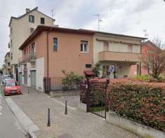 Foto Negozio in Vendita a Pioltello Via del Santuario,  43
