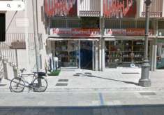 Foto Negozio in vendita a Pozzallo - 3 locali 90mq