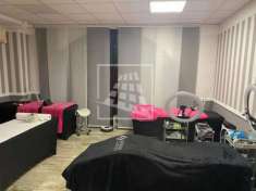 Foto Negozio in vendita a Reggio Emilia - 5 locali 104mq